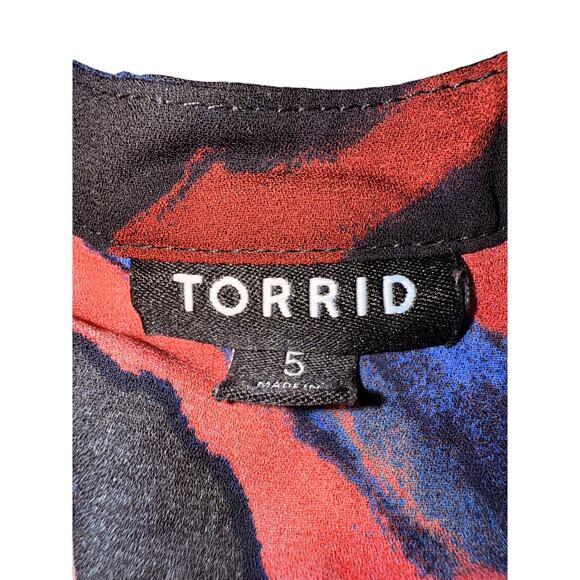 Torrid Womens Plus Size 5X Fashion abstract colors Blouse V-neck flutter sleeves - Picture 2 of 2